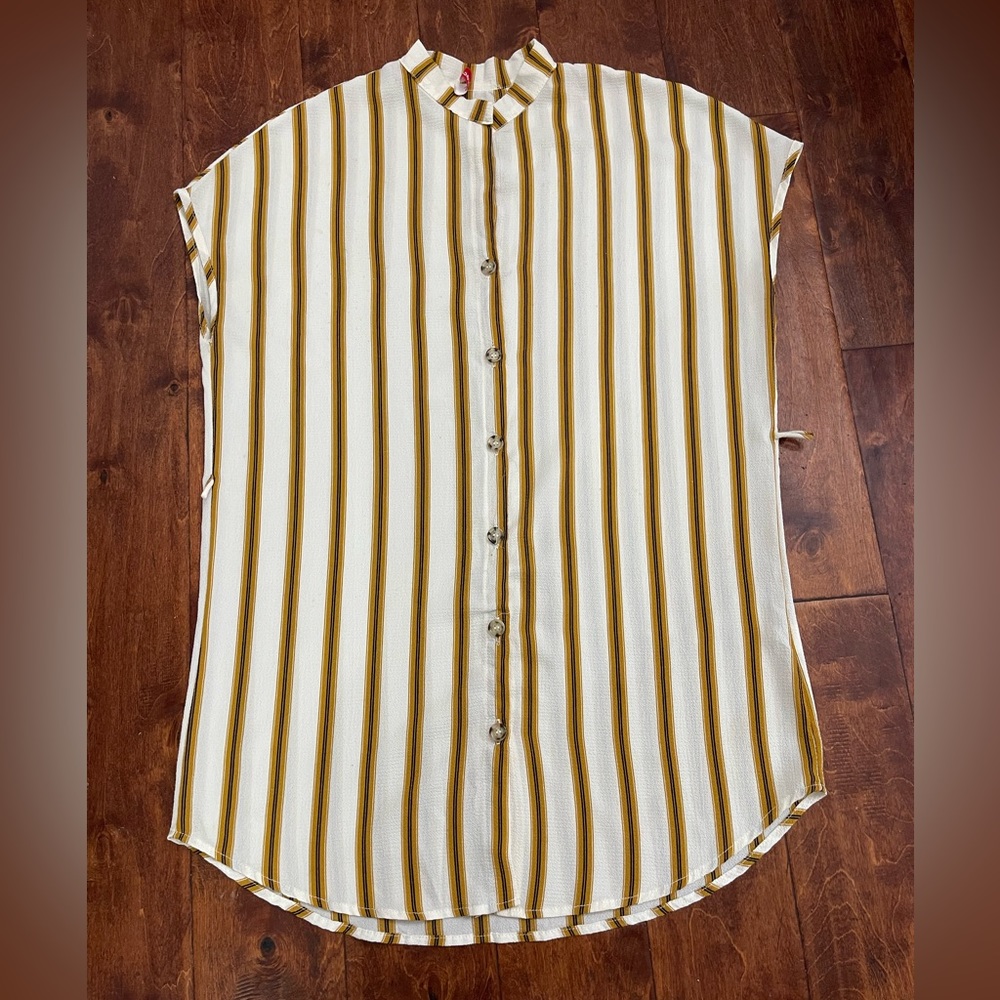 Women’s Shirt Dress! Wear as a Dress or Pair with Pants!